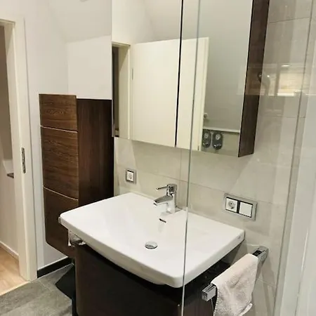 Apartman Schoene Dachgeschosswohnung Im Zentrum Mit Parkplatz *