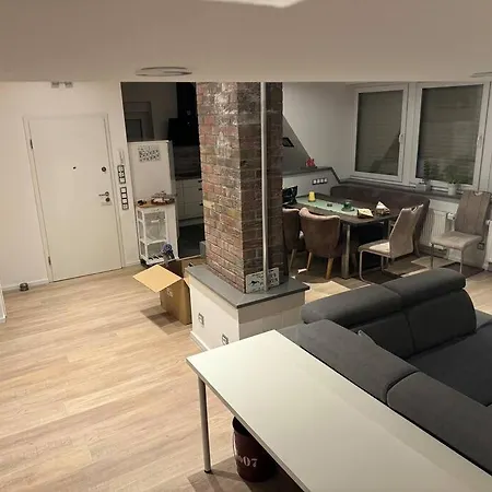 Schoene Dachgeschosswohnung Im Zentrum Mit Parkplatz *
